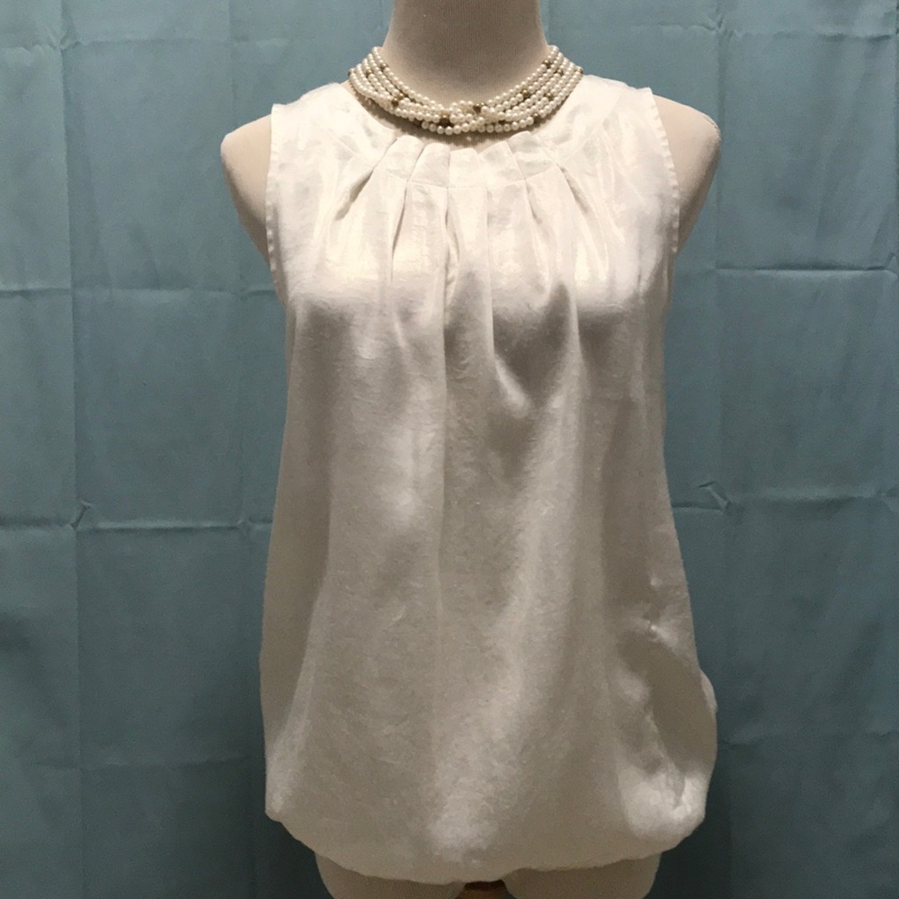🔥SALE! Loft Cream Sleeveless top. Small
